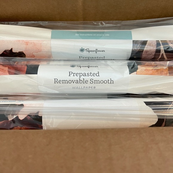 Floral wallpaper. 9 full rolls 2ft x 9ft EACH! - Picture 3 of 3